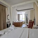 La Mira Alacati Hotel