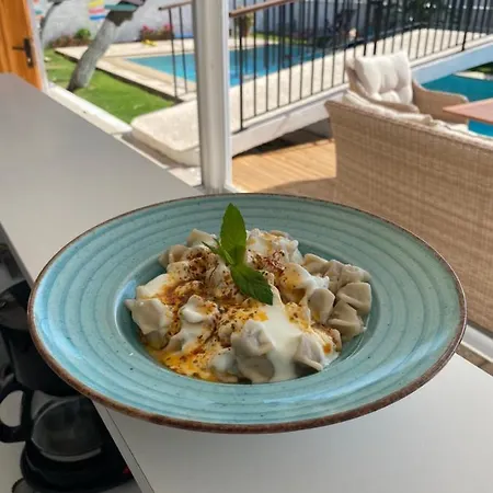 La Mira Alacati Otel 2*