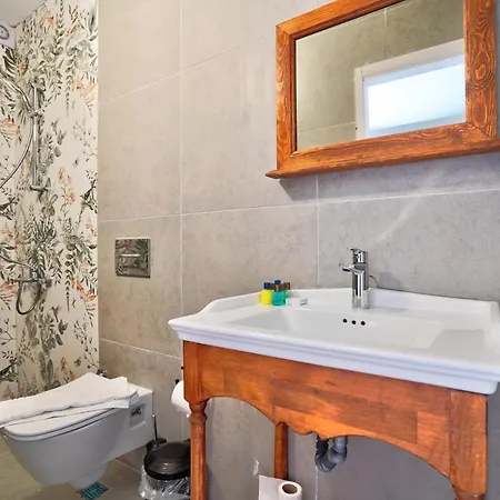 La Mira Hotel 2*