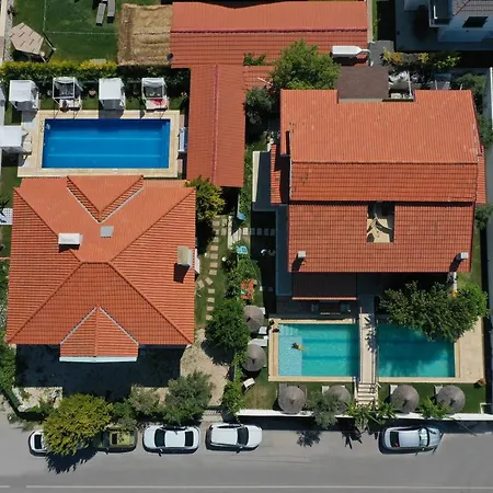 La Mira Alacati Otel 2*
