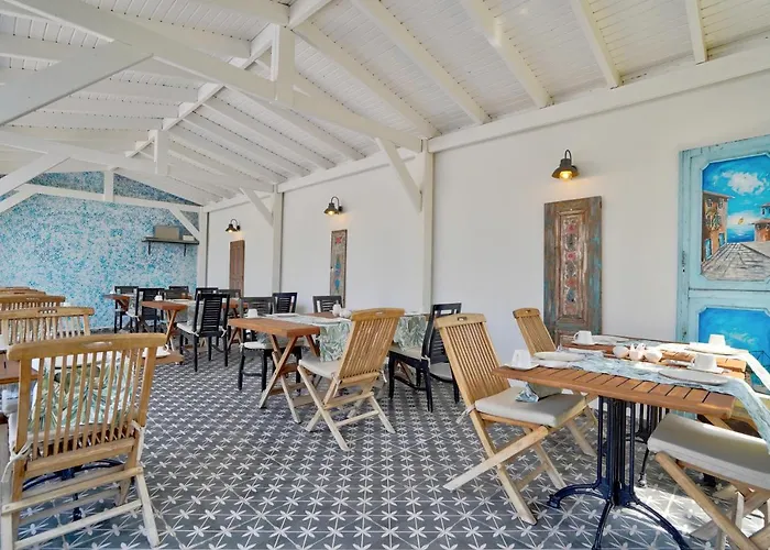 La Mira Alacati Hotel 2*