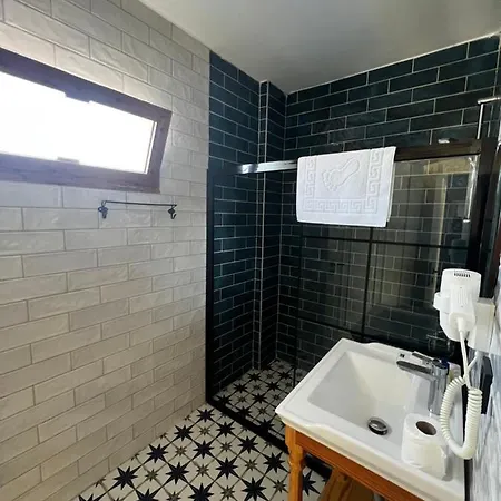 La Mira Hotel 2*