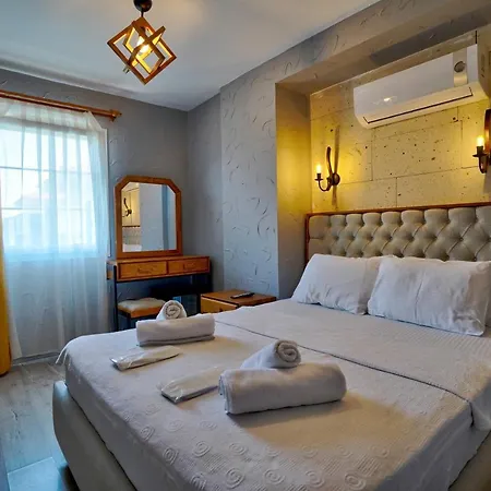 La Mira Hotel 2*