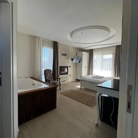 La Mira Hotel